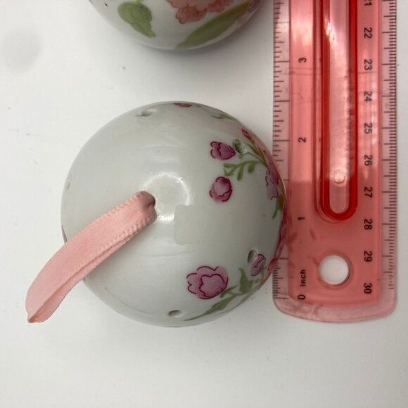 Vintage Ceramic Floral‎ Pomander Lot of 2 w/Stopper Cottage French Country Core - Picture 3 of 4